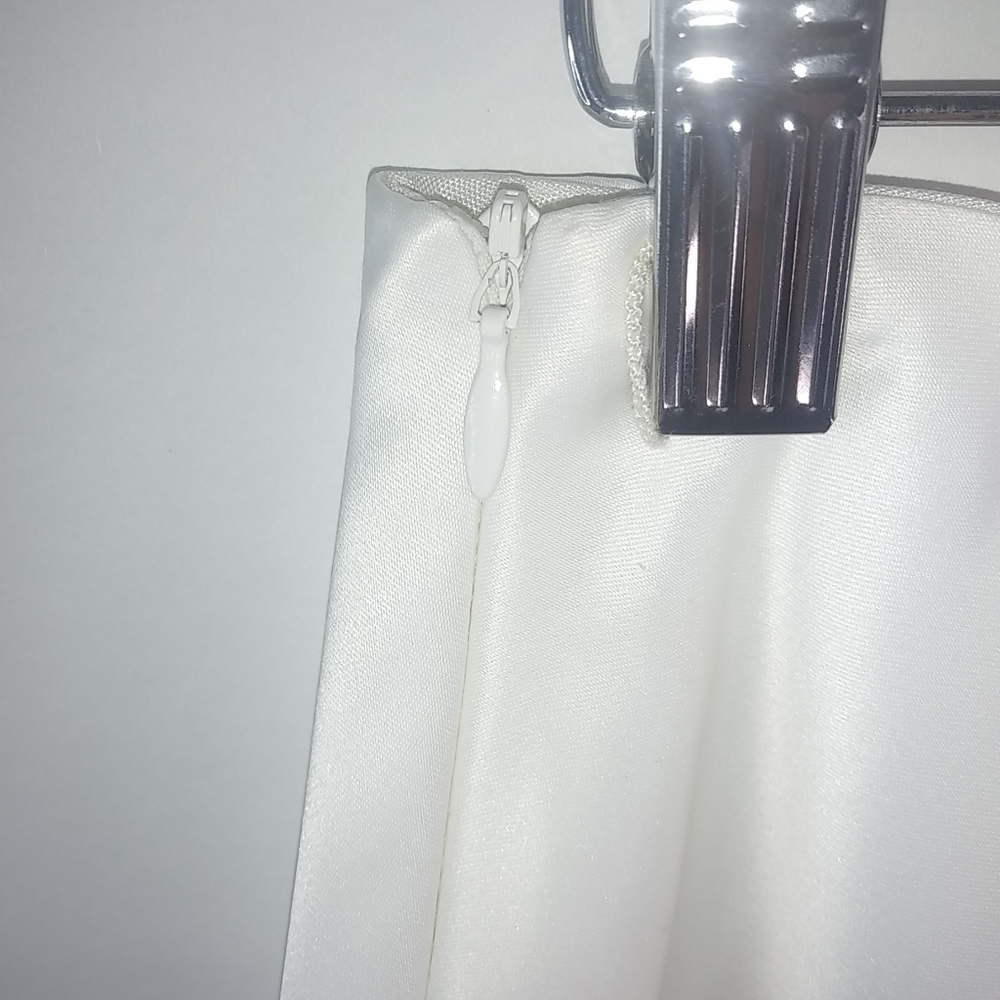 WHBM 4 White Satin Black Beaded Skirt - Picture 4 of 5